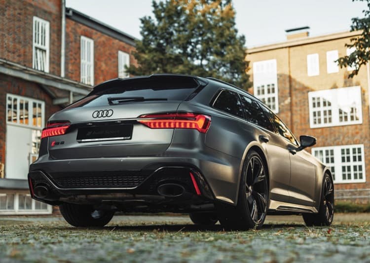 Rent an Audi RS6 C8 Avant in Bielefeld