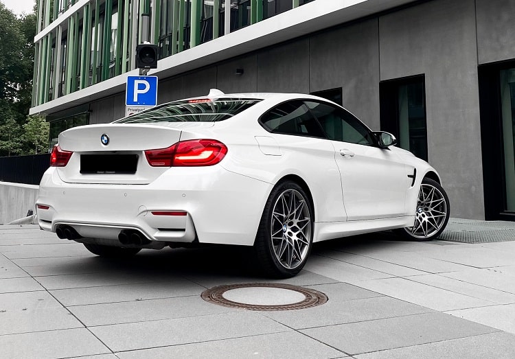 Rent a BMW M4 in Giessen