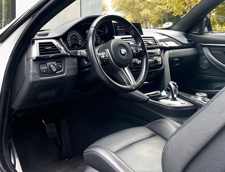 Rent a BMW M4 in Giessen