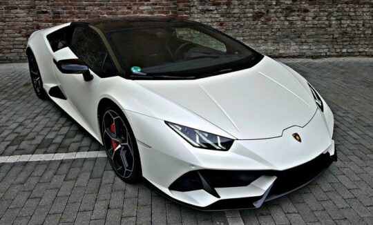 Rent a Lamborghini Huracan Evo in Dortmund