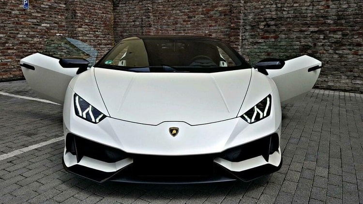 Rent a Lamborghini Huracan Evo in Dortmund