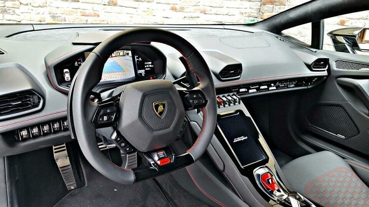 Rent a Lamborghini Huracan Evo in Dortmund