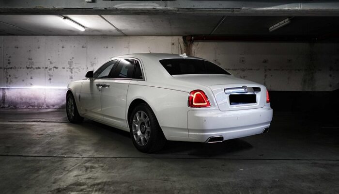 Rent a Rolls Royce Wraith in Frankfurt