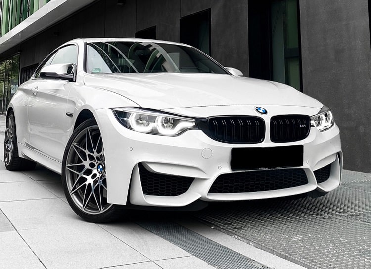 Rent a BMW M4 in Giessen