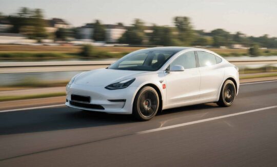 Tesla Model 3 mieten in Ulm hero