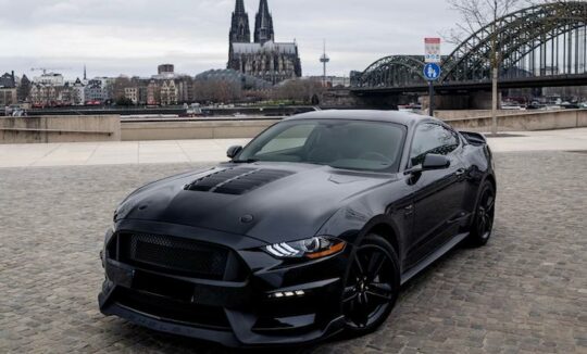 Rent a Ford Mustang GT in Cologne