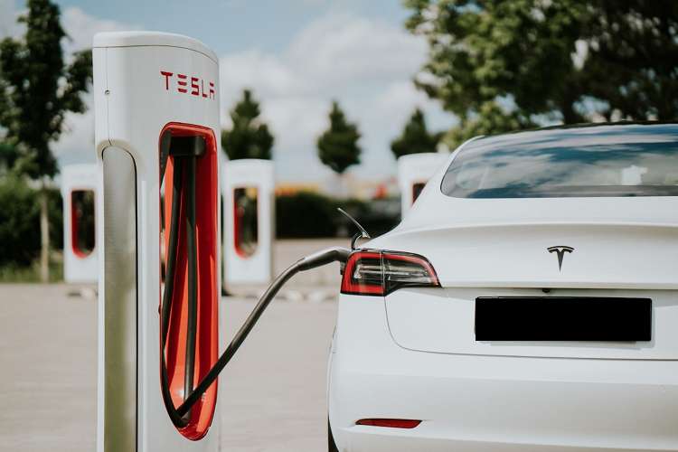 Rent a Tesla Model 3 in Ulm
