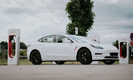Rent a Tesla Model 3 in Ulm