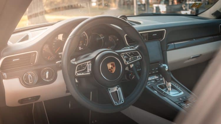 Rent a Porsche 911 Turbo S in Berlin