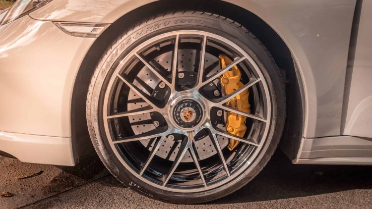 Rent a Porsche 911 Turbo S in Berlin