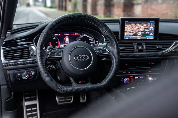 Rent an Audi RS6 Performance in Dortmund