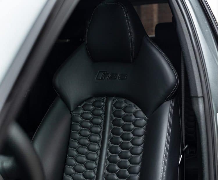 Rent an Audi RS6 Performance in Dortmund