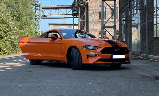 Rent a Ford Mustang GT in Düsseldorf