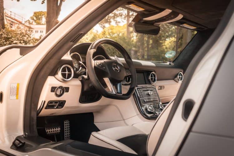 Rent a Mercedes AMG SLS Coupé in Berlin
