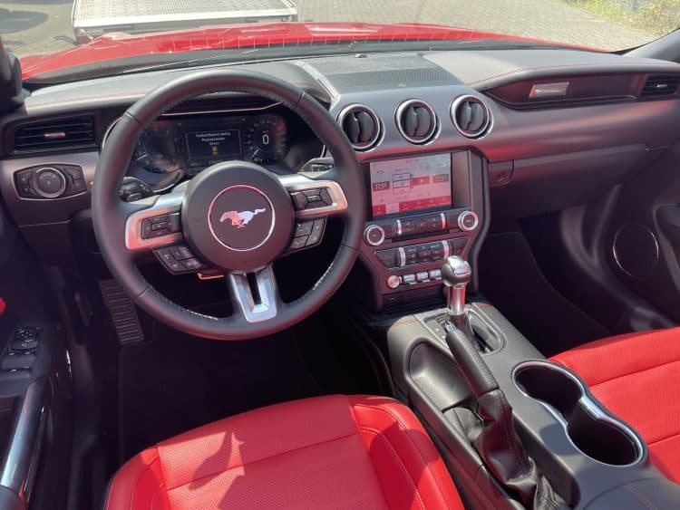 Rent a Ford Mustang GT Convertible in Hamburg