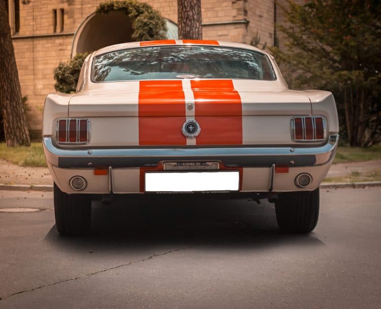 Rent a 1965 Ford Mustang in Berlin