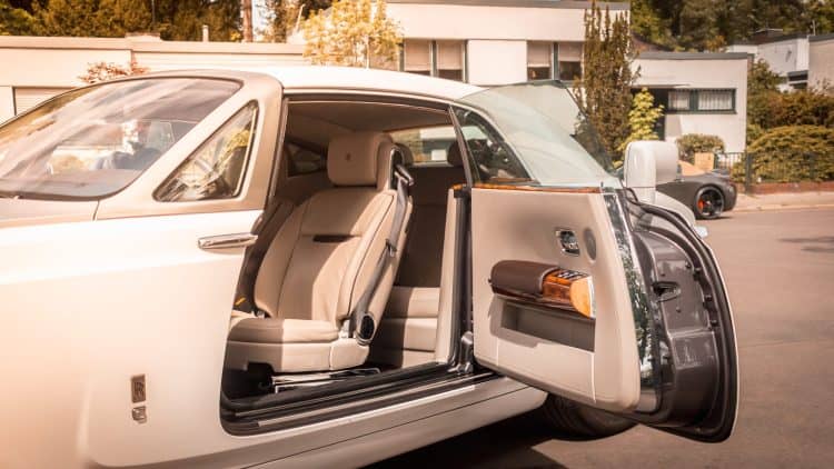 Rent a Rolls Royce Phantom in Berlin