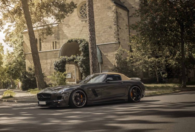 Rent a Mercedes AMG SLS Roadster in Berlin