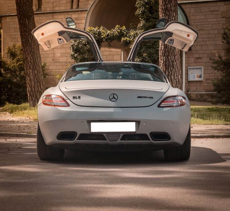 Rent a Mercedes AMG SLS Coupé in Berlin