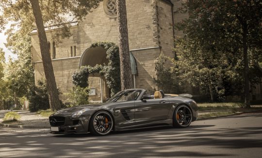 Rent a Mercedes AMG SLS Roadster in Berlin