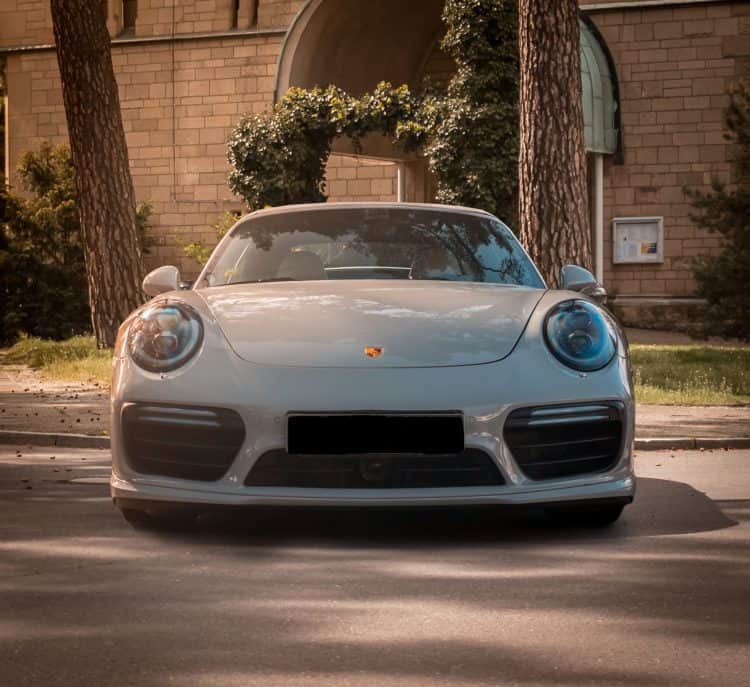 Rent a Porsche 911 Turbo S in Berlin