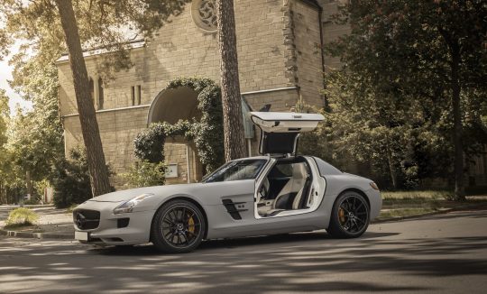 Rent a Mercedes AMG SLS Coupé in Berlin