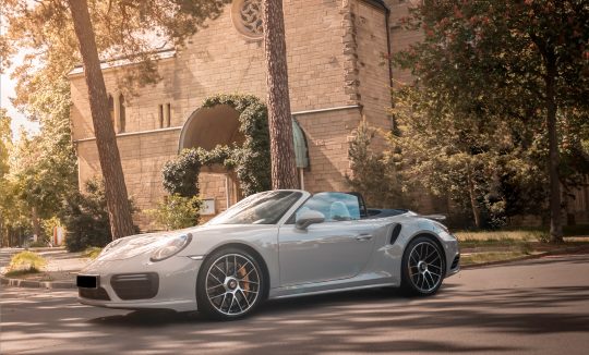 Rent a Porsche 911 Turbo S in Berlin