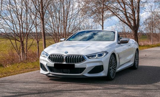 Rent a BMW M850i in Berlin