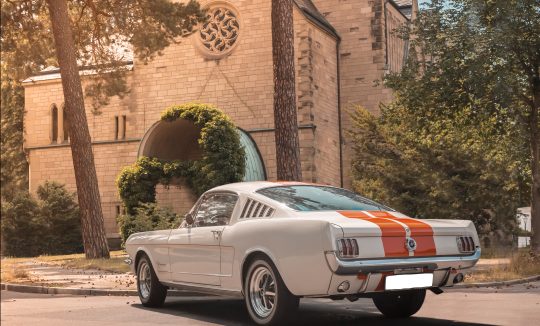 Rent a 1965 Ford Mustang in Berlin