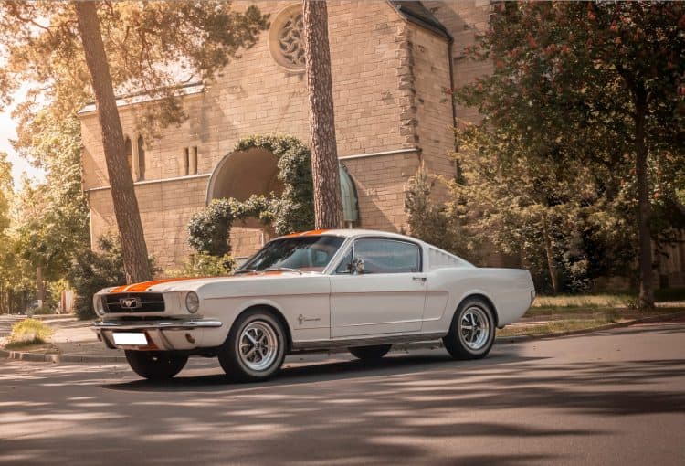 Rent a 1965 Ford Mustang in Berlin