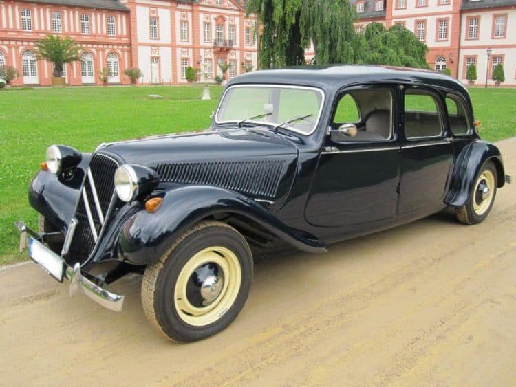 Rent a Citroen 11CV long version (1954) in Frankfurt