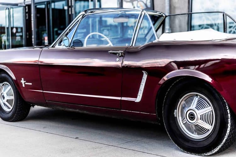 Rent a Ford Mustang Classic Car in Bremen