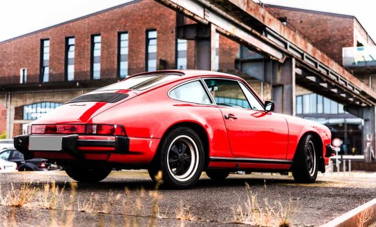 Rent a Porsche 911 SC in Bremen