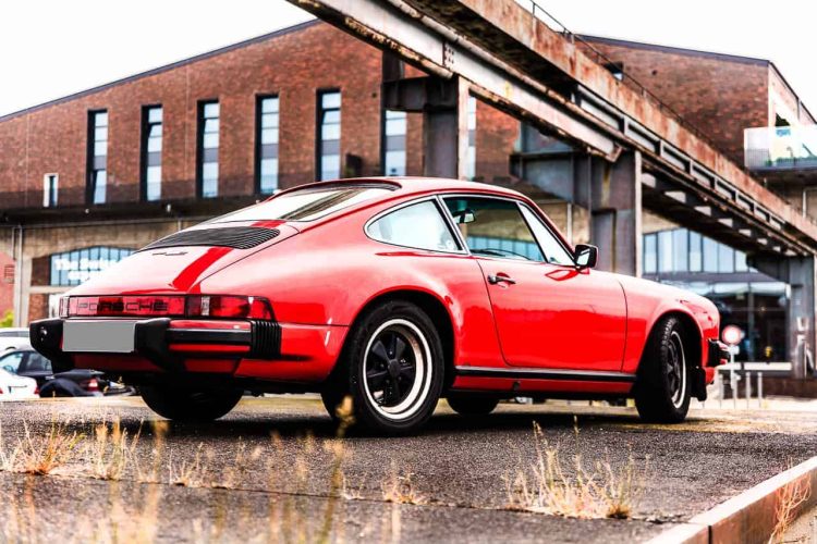 Rent a Porsche 911 SC in Bremen
