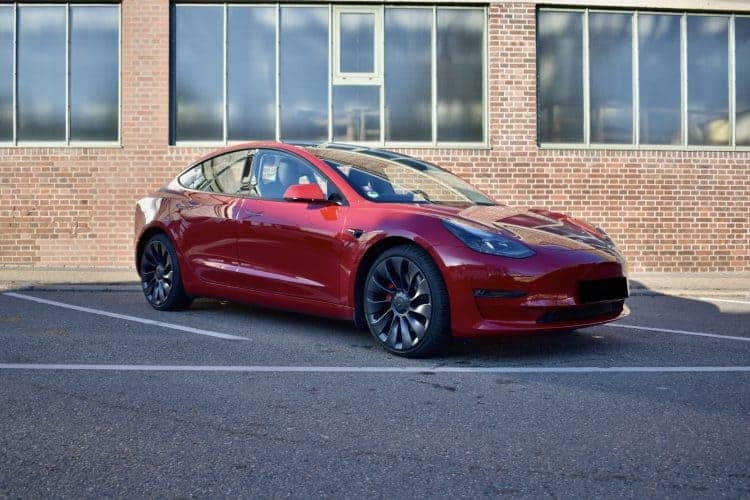 Rent a Tesla Model 3 Performance in Stuttgart