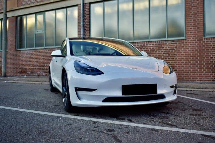 Rent a Tesla Model 3 in Stuttgart