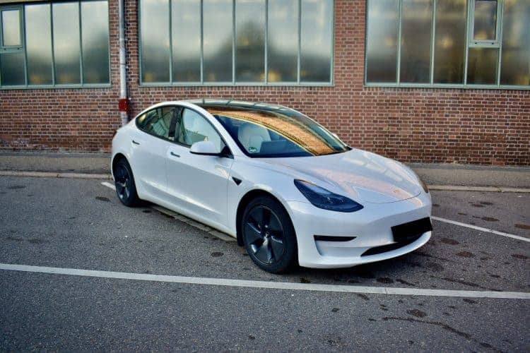 Rent a Tesla Model 3 in Stuttgart