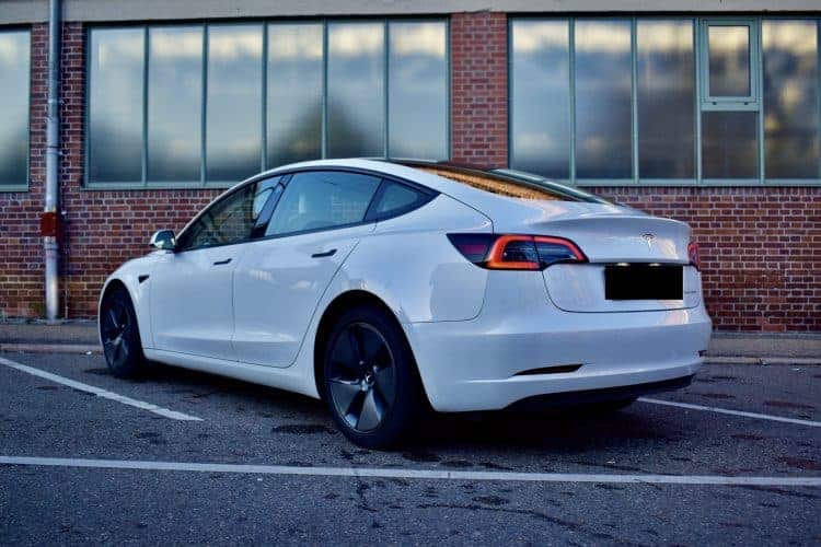 Rent a Tesla Model 3 in Stuttgart