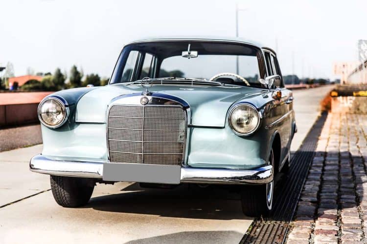 Rent a Mercedes 190 Fintail in Bremen