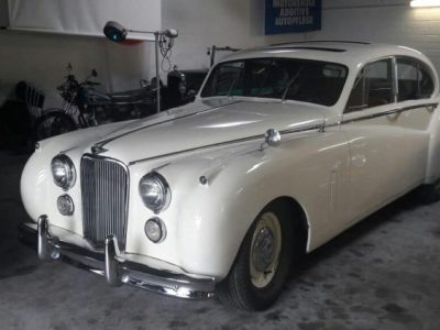 Rent a Jaguar MKVII classic car in Bremen