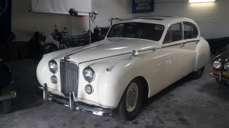 Rent a Jaguar MKVII classic car in Bremen