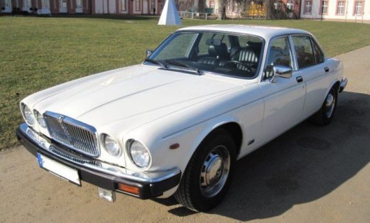 RENT A JAGUAR XJ6 OLDTIMER (1984) IN FRANKFURT