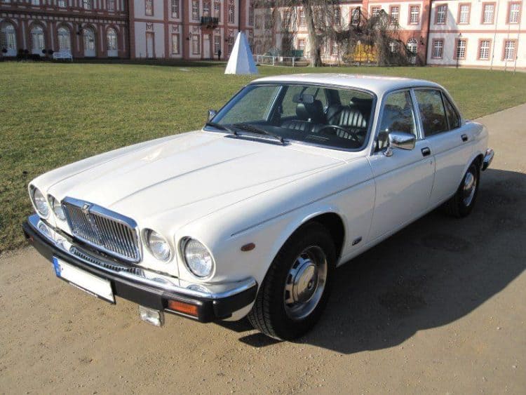 RENT A JAGUAR XJ6 OLDTIMER (1984) IN FRANKFURT