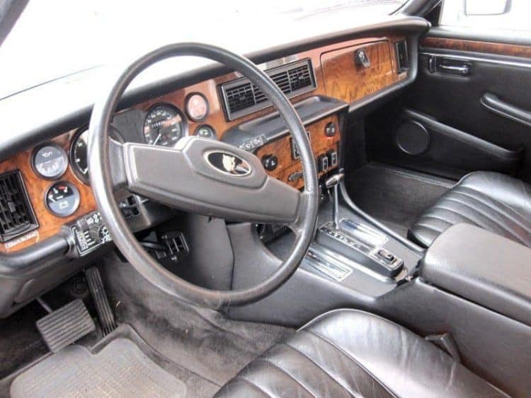 RENT A JAGUAR XJ6 OLDTIMER (1984) IN FRANKFURT