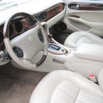 RENT A JAGUAR XJ8 OLDTIMER (1998) IN FRANKFURT