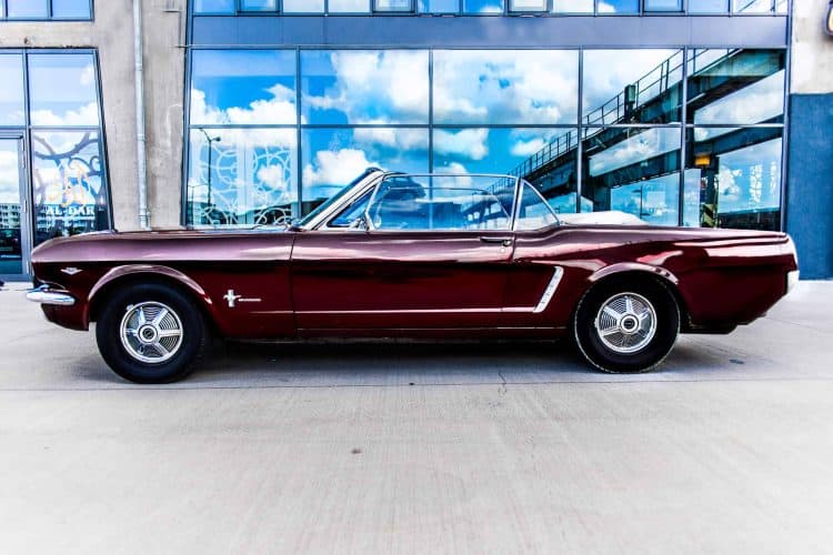 Rent a Ford Mustang Classic Car in Bremen