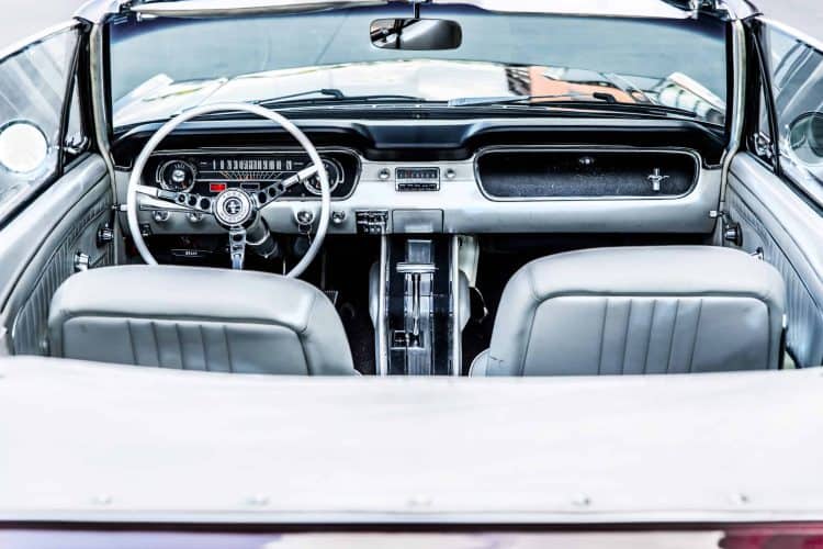 Rent a Ford Mustang Classic Car in Bremen