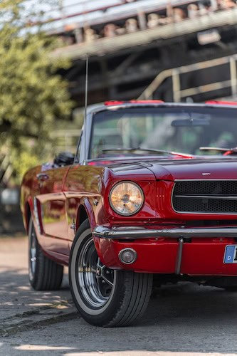 Front view from Ford Mustang Classic car in Düsseldorf