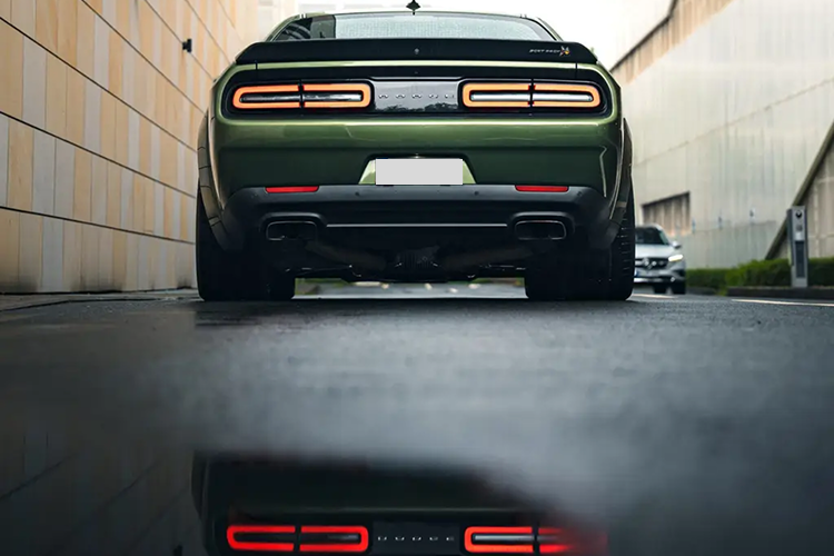 Back reflection DODGE CHALLENGER SHAKER in Frankfurt