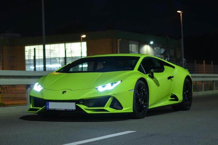 Rent a Lamborghini Huracan EVO in Düsseldorf